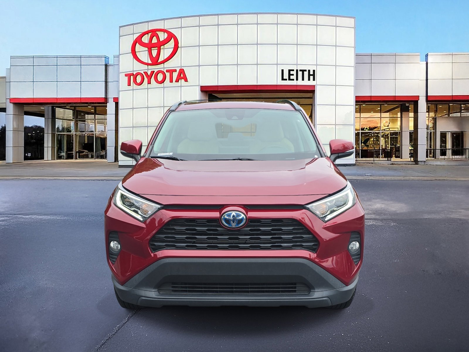 2021 Toyota RAV4 Hybrid XLE photo 2