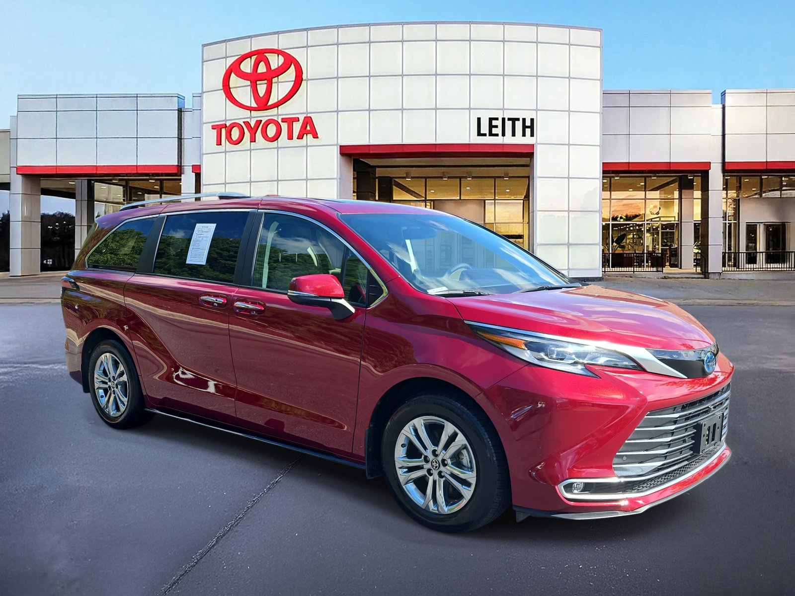 2023 Toyota Sienna Platinum photo 2