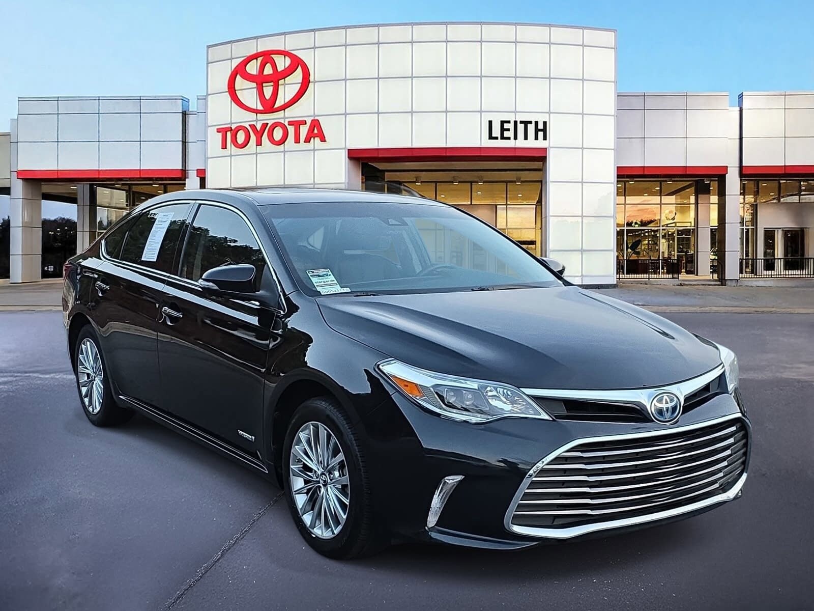 2016 Toyota Avalon Hybrid Limited photo 3