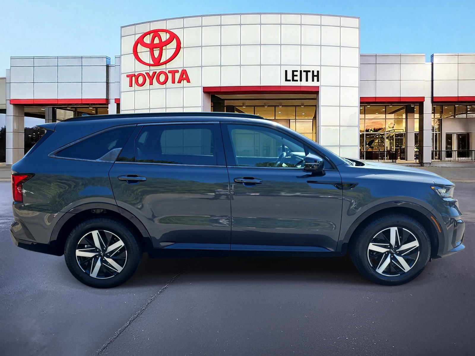 2022 Kia Sorento S photo 3
