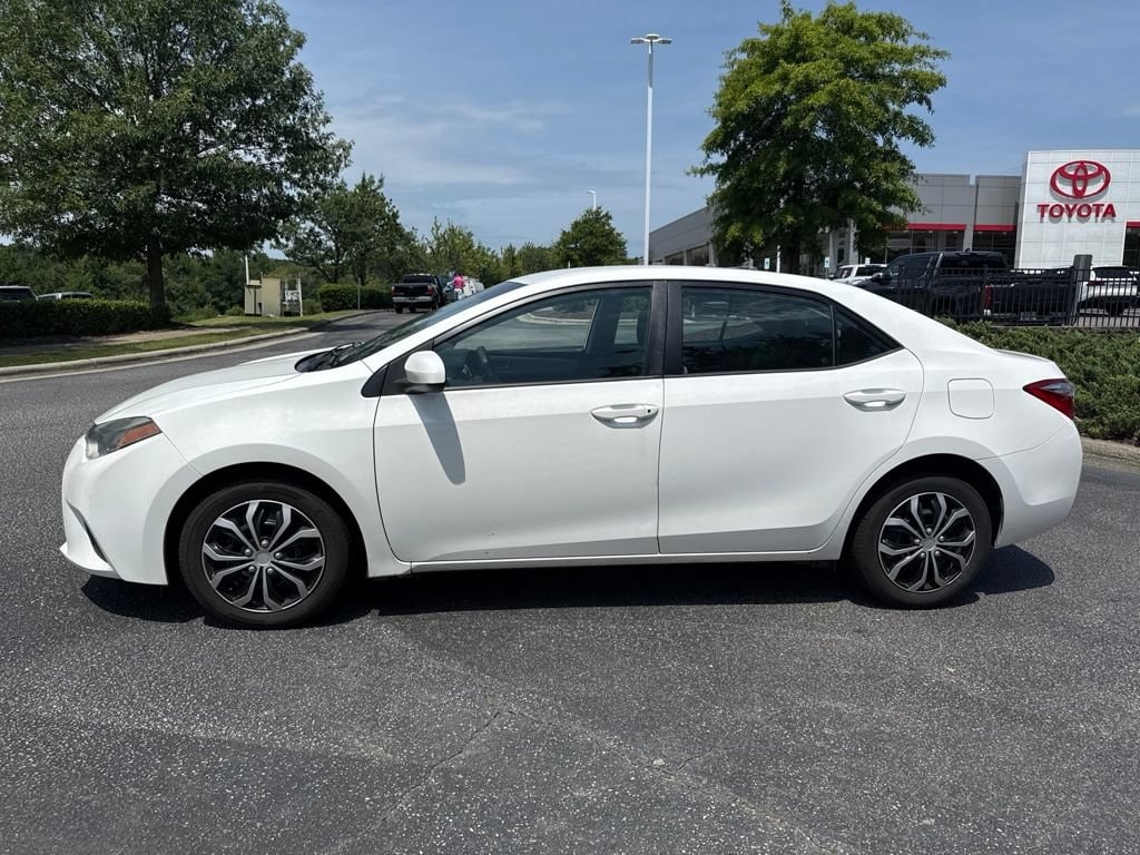 Used 2016 Toyota Corolla LE Sedan