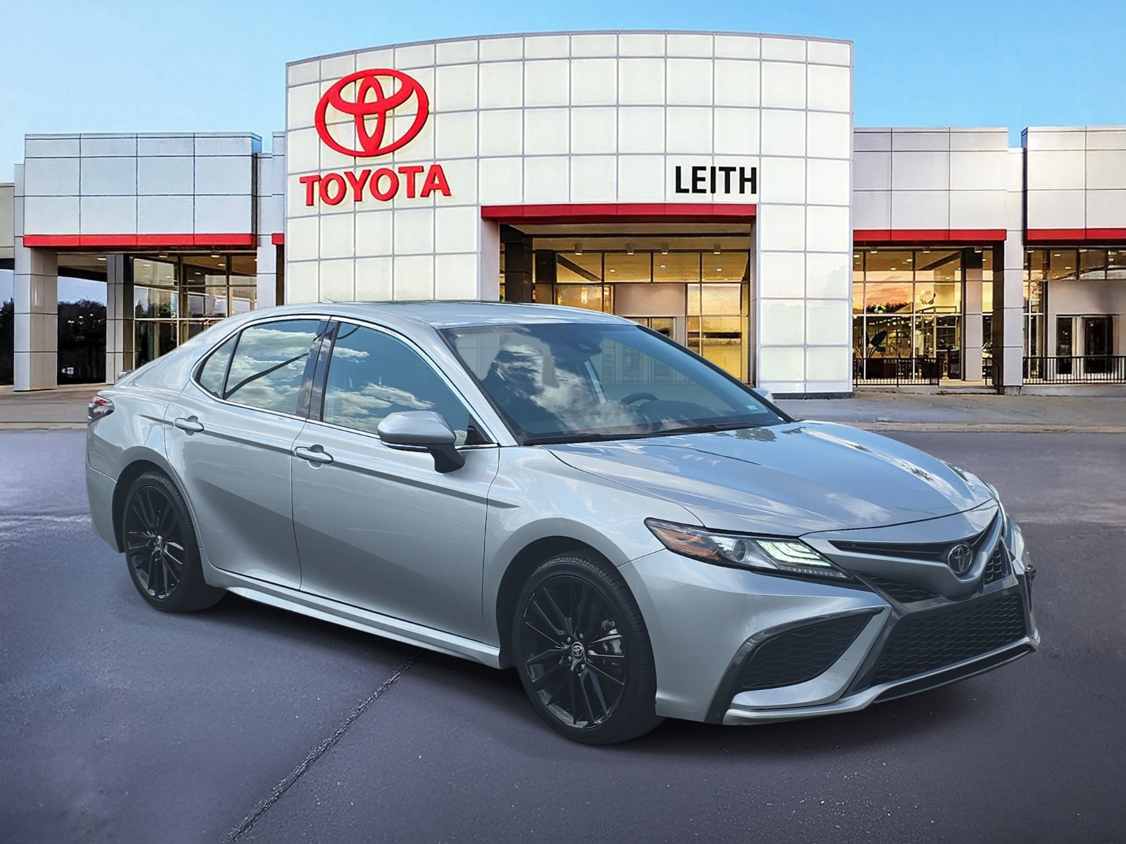 2023 Toyota Camry XSE photo 3