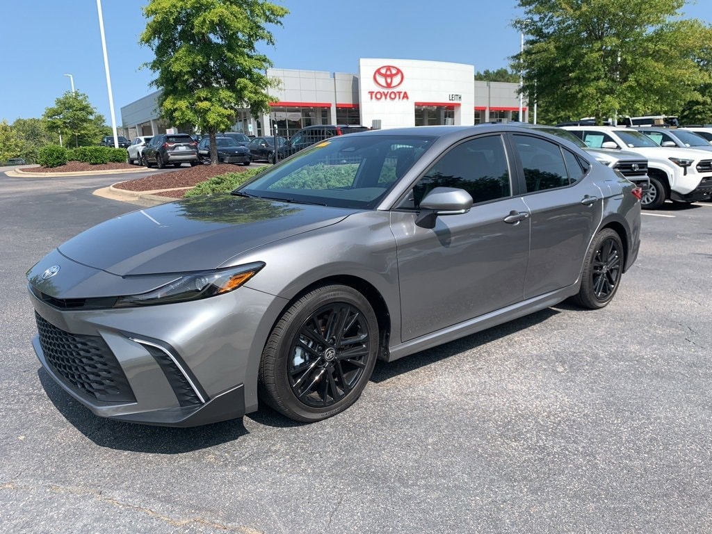 Used 2025 Toyota Camry SE with VIN 4T1DAACK3SU523943 for sale in Raleigh, NC