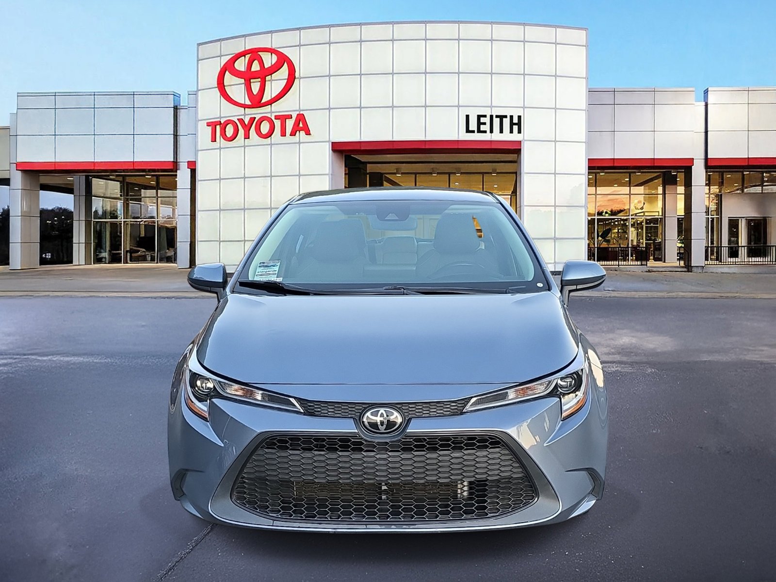 2022 Toyota Corolla LE photo 2