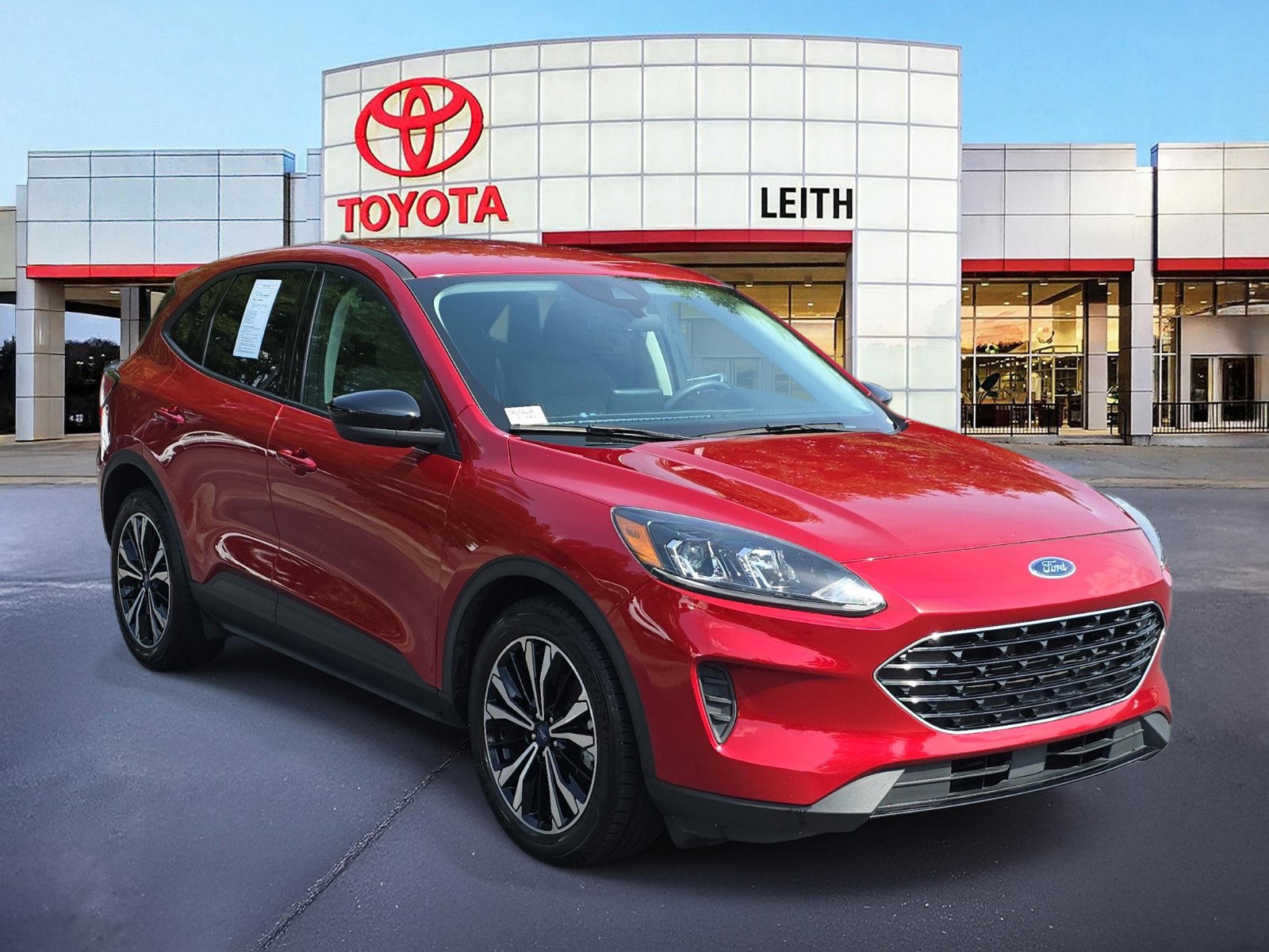 2021 Ford Escape SE photo 3