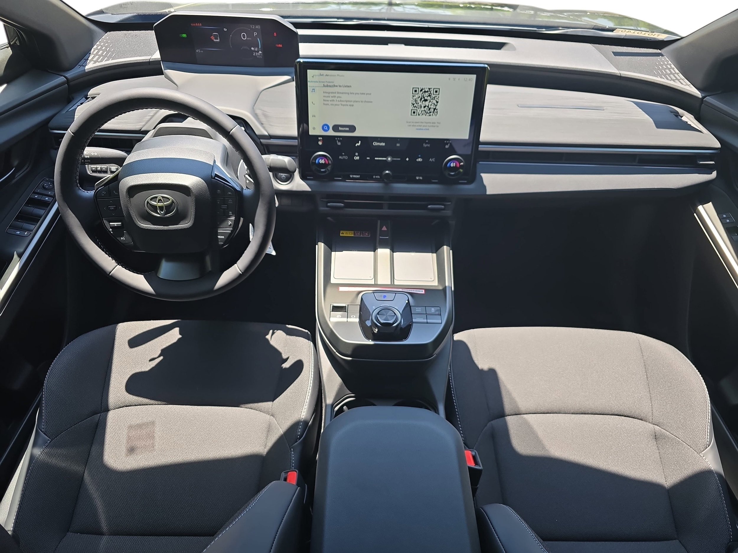 2026 Toyota C-HR SE - Photo 10