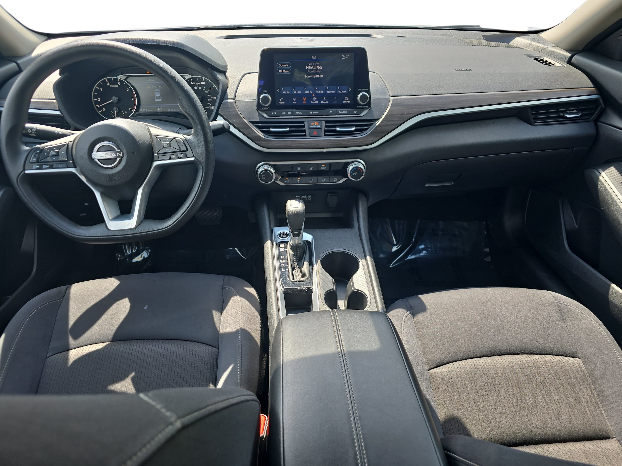 2025 Nissan Altima SV - Photo 9
