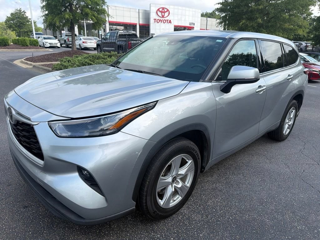 Used 2022 Toyota Highlander LE SUV
