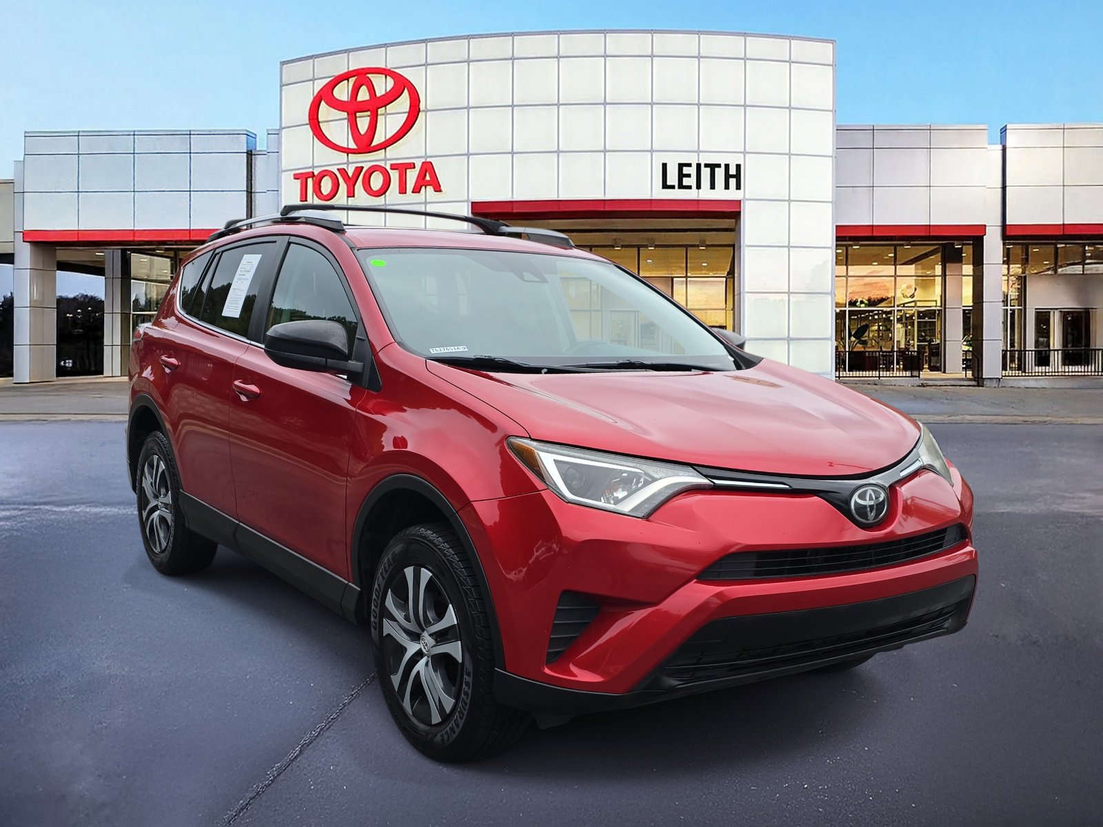 2017 Toyota RAV4 LE photo 3