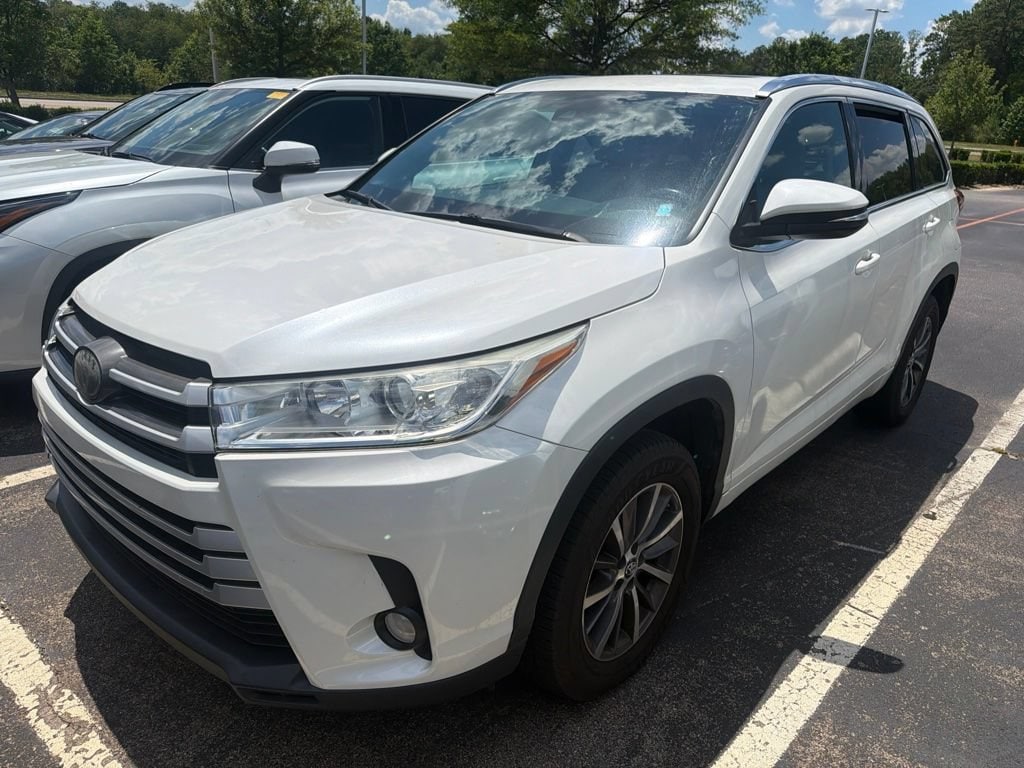 Used 2018 Toyota Highlander XLE V6 SUV