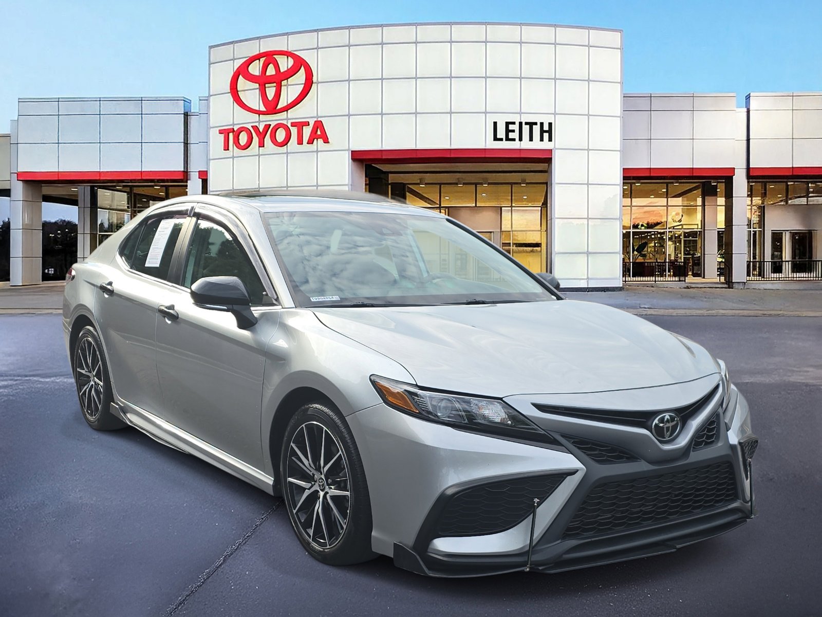 2023 Toyota Camry SE photo 3