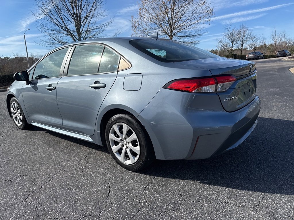 2022 Toyota Corolla LE photo 2