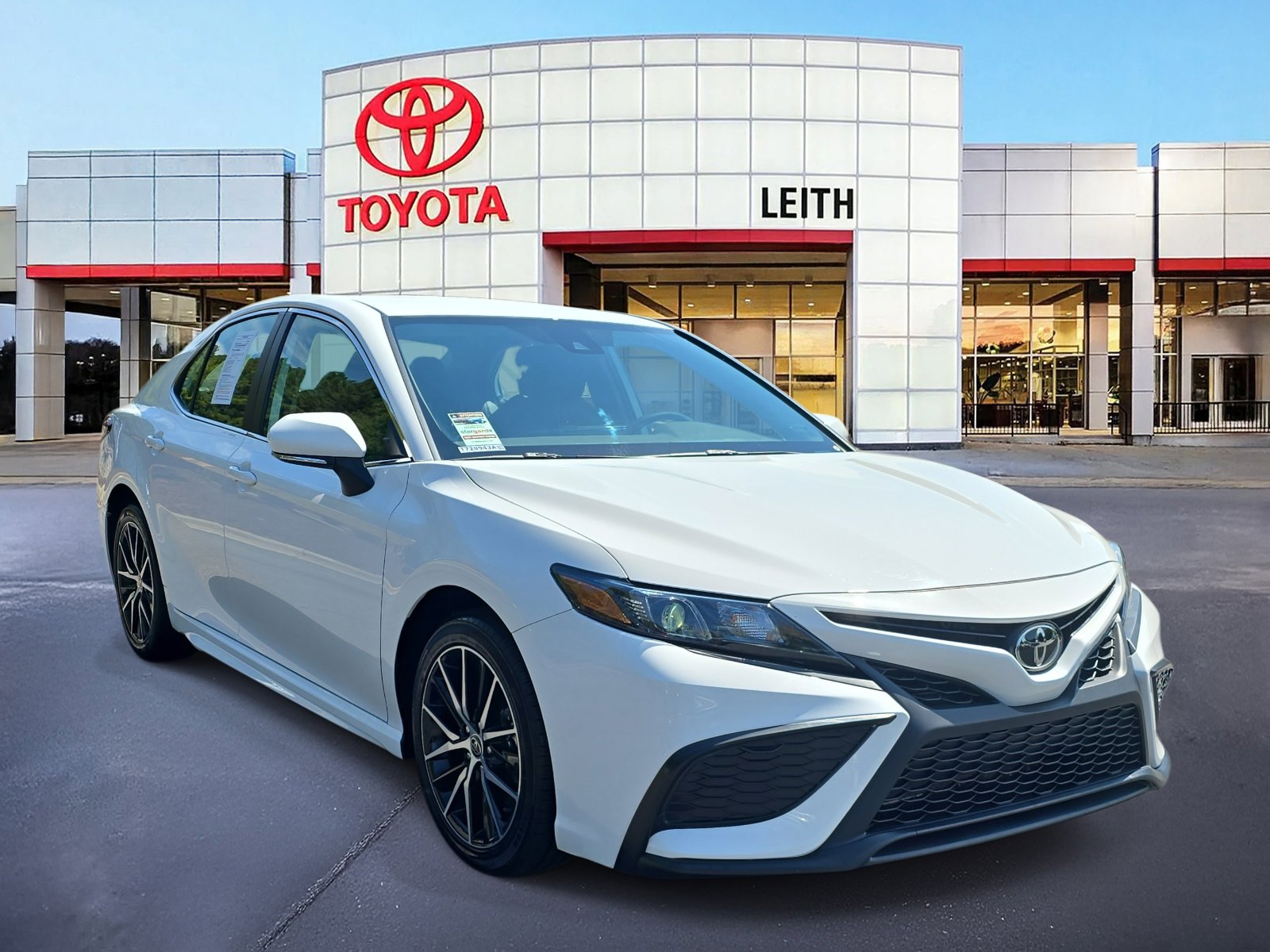 2023 Toyota Camry SE photo 3