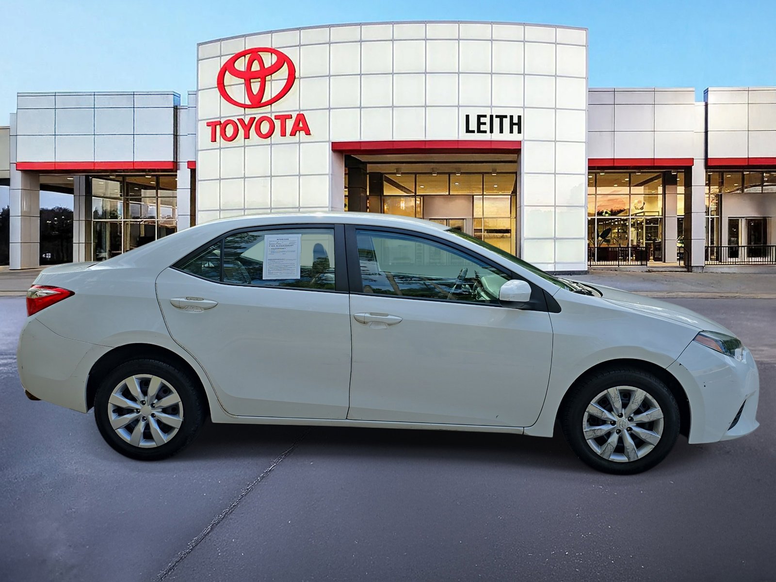 2014 Toyota Corolla LE photo 4