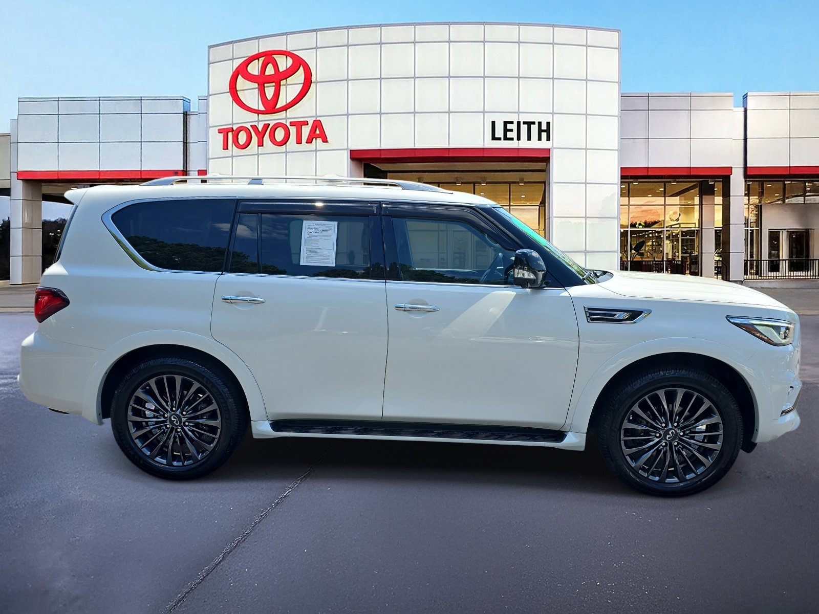 2022 Infiniti QX80 Premium Select photo 4