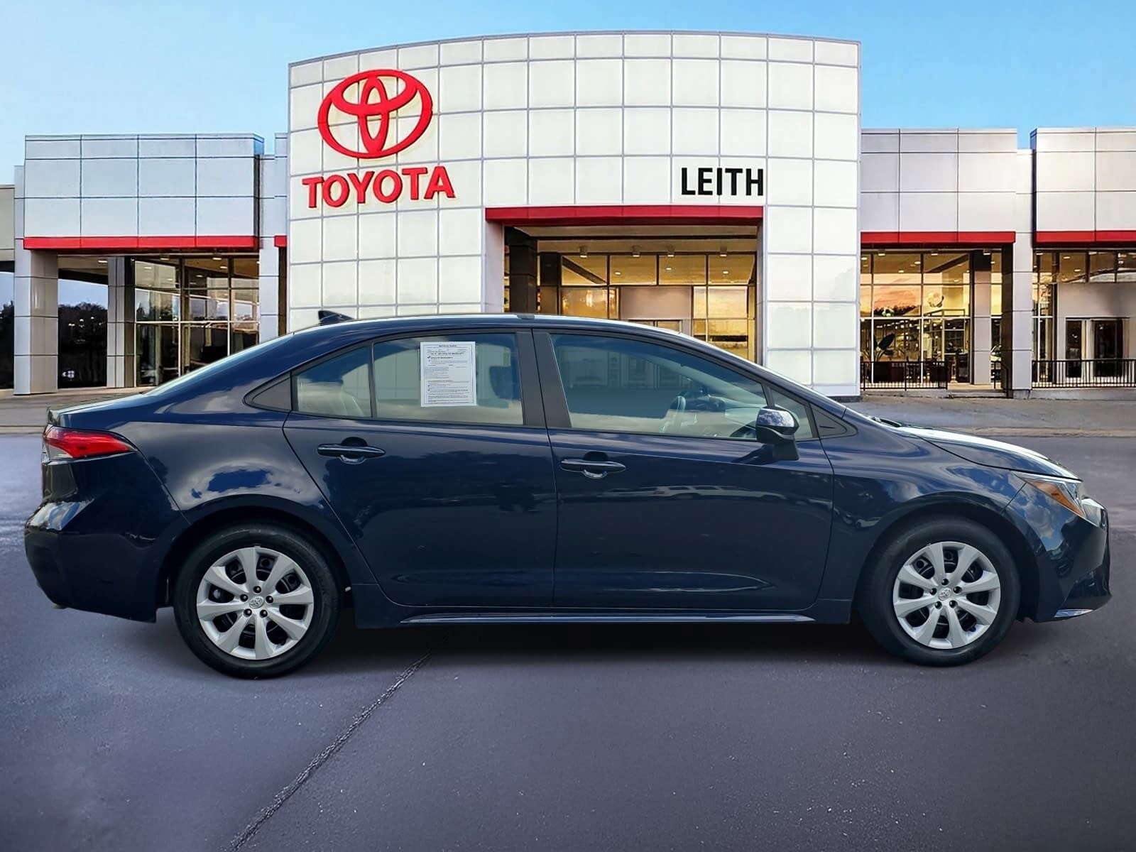 2023 Toyota Corolla LE photo 4