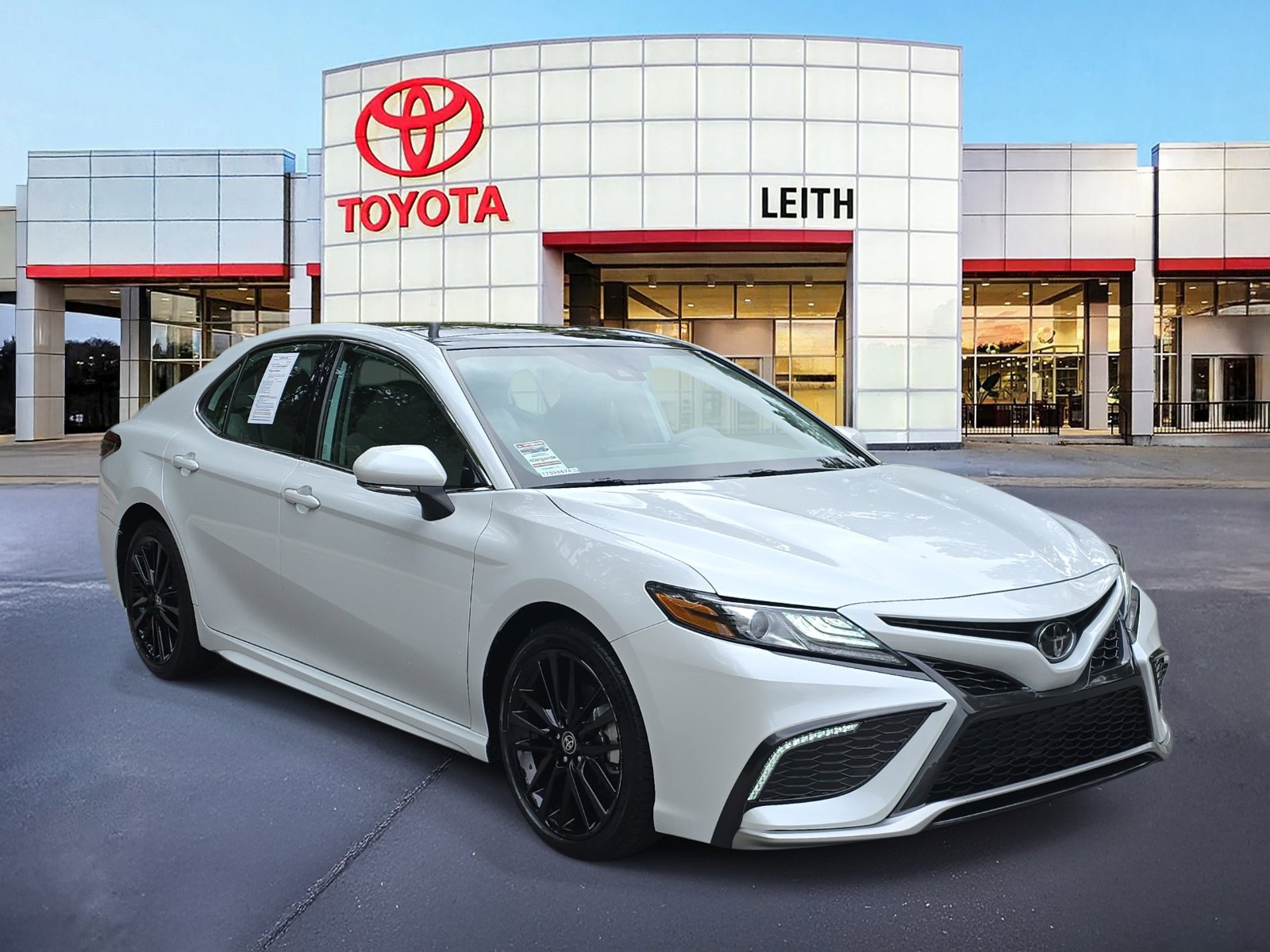 2023 Toyota Camry XSE photo 3