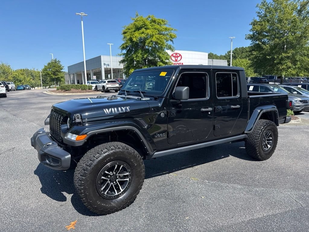 Used 2022 Jeep Gladiator Sport Truck Crew Cab