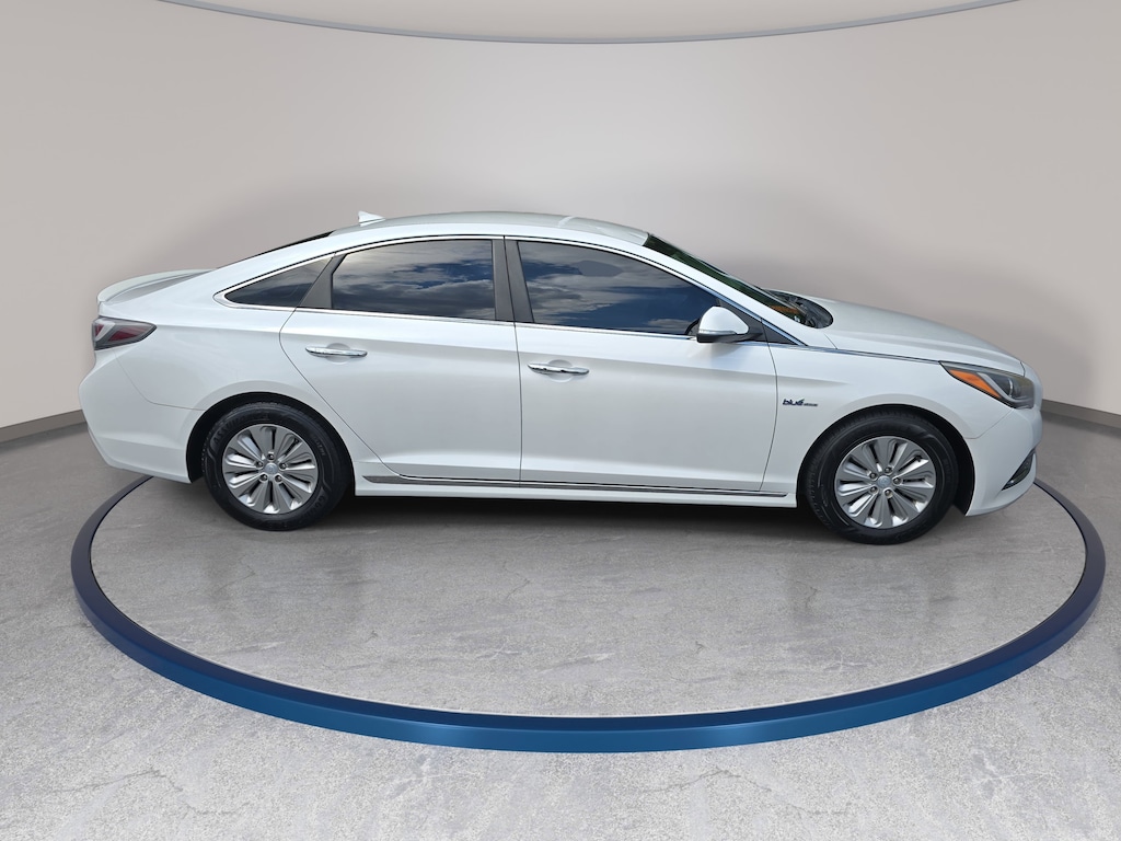 Used 2016 Hyundai Sonata Hybrid SE Sedan