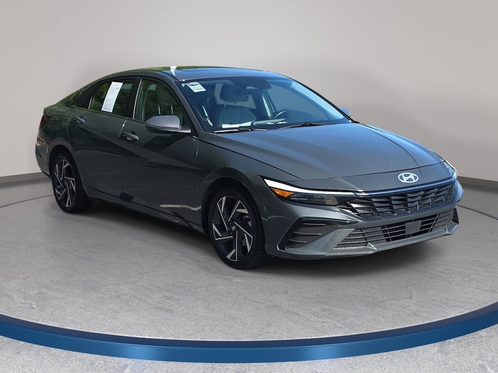Used 2025 Hyundai Elantra Limited Sedan