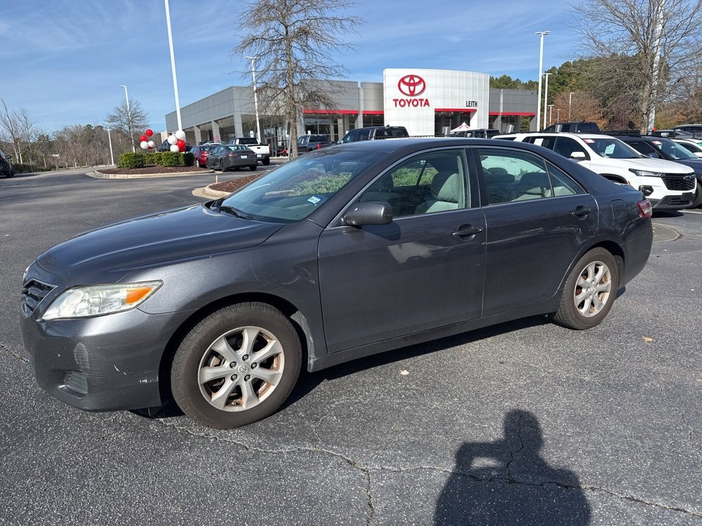 2011 Toyota Camry LE photo 2