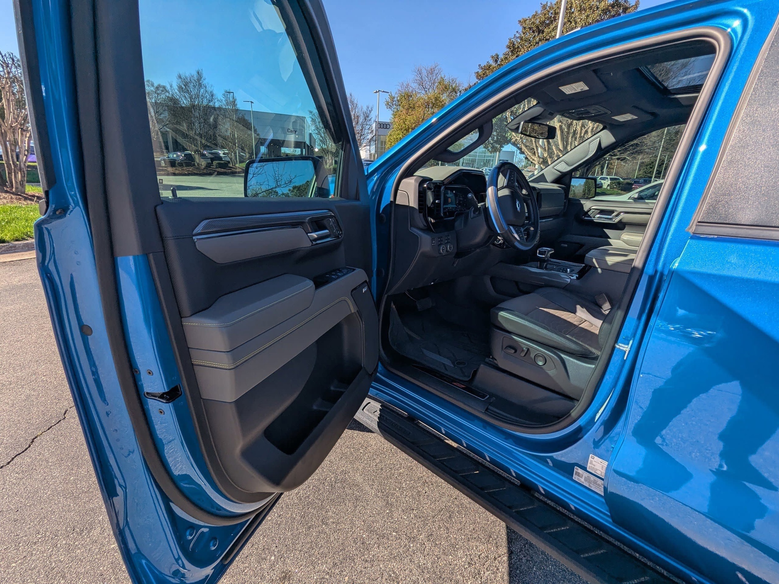 2023 Chevrolet Silverado 1500 ZR2 - Photo 8