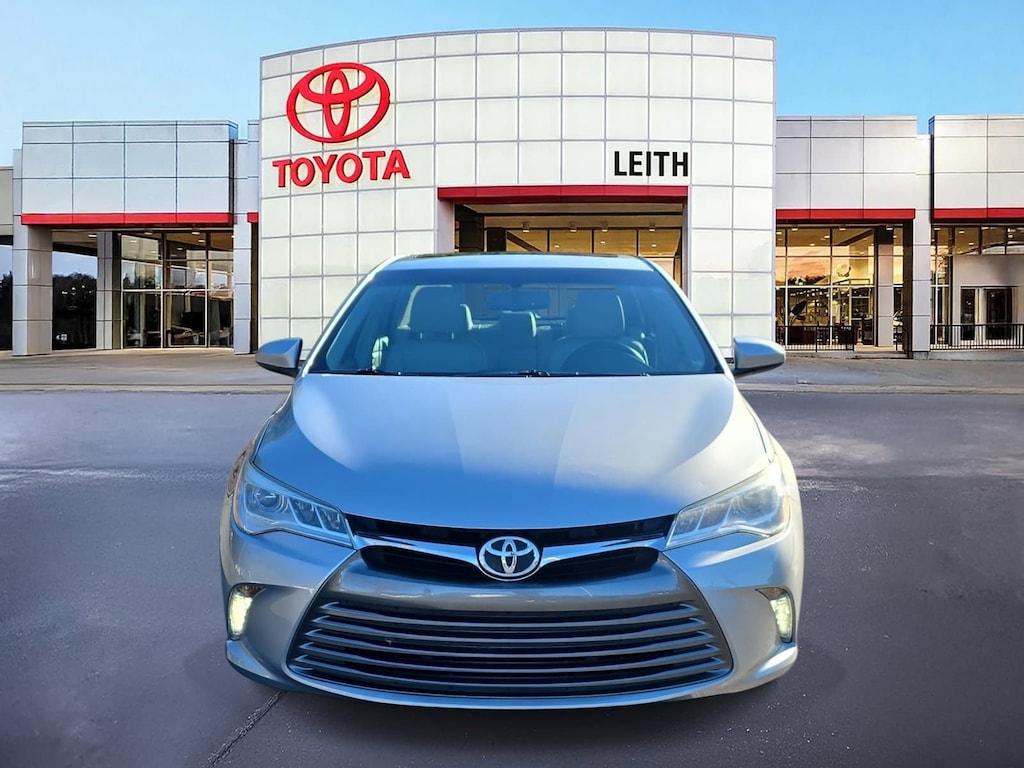 Used 2016 Toyota Camry XLE Sedan