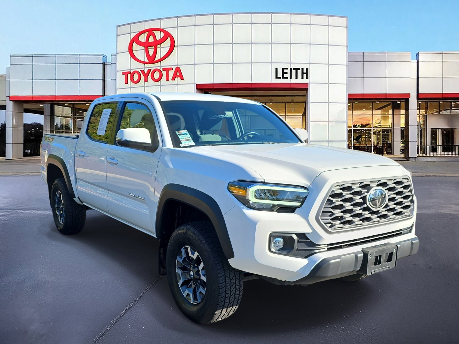 2023 Toyota Tacoma TRD Off-Road V6 photo 3