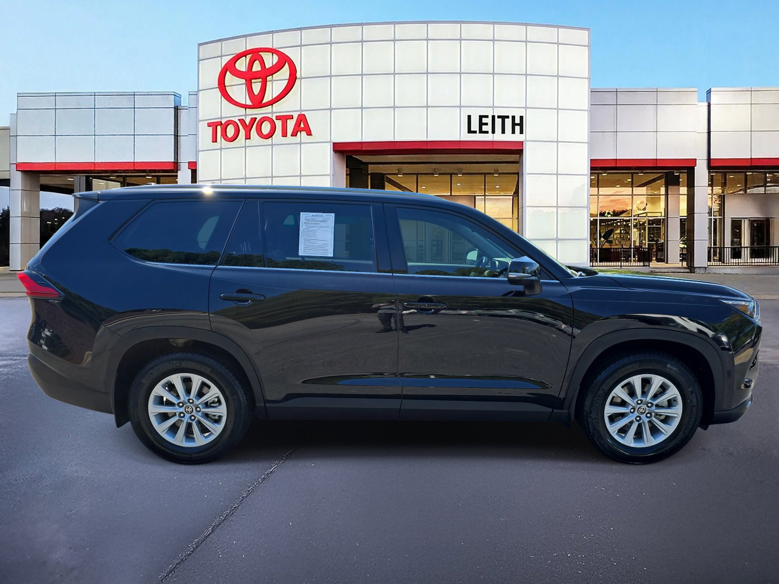 2024 Toyota Grand Highlander XLE photo 3