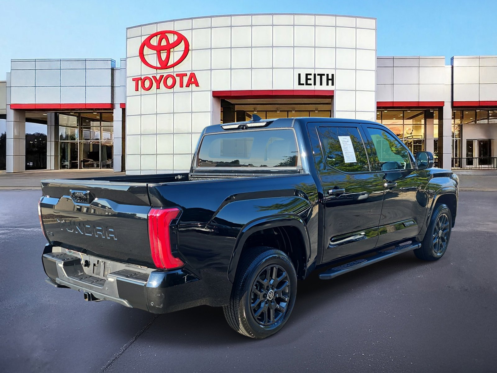 2024 Toyota Tundra Platinum CrewMax photo 3