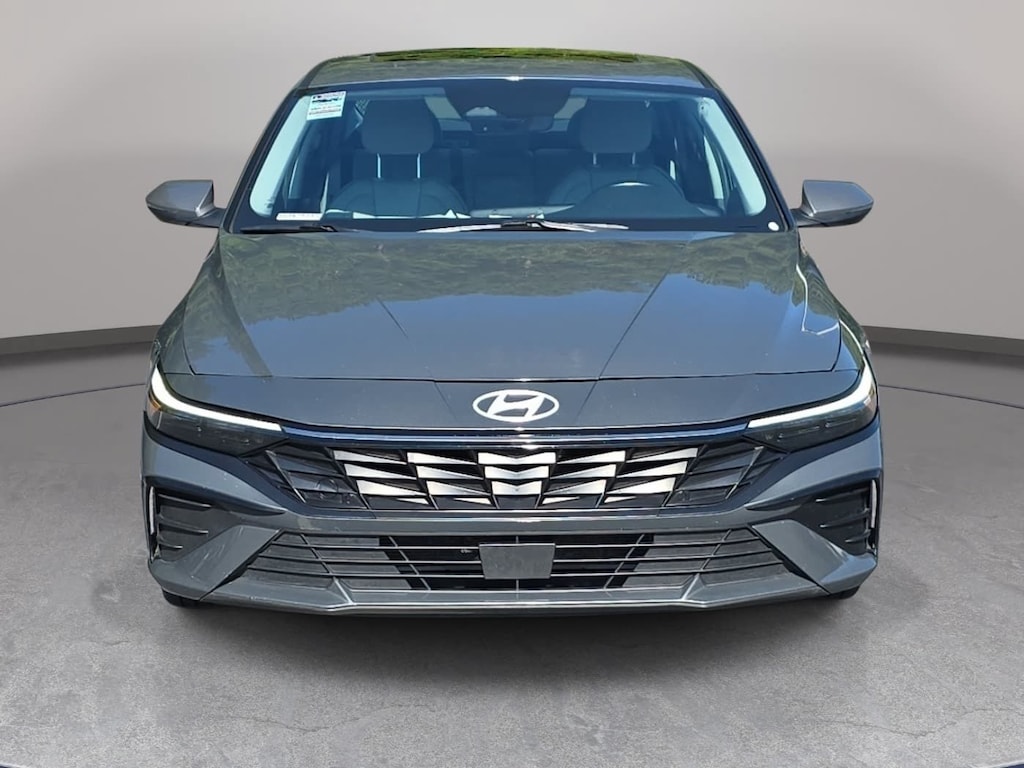 Used 2025 Hyundai Elantra Limited Sedan