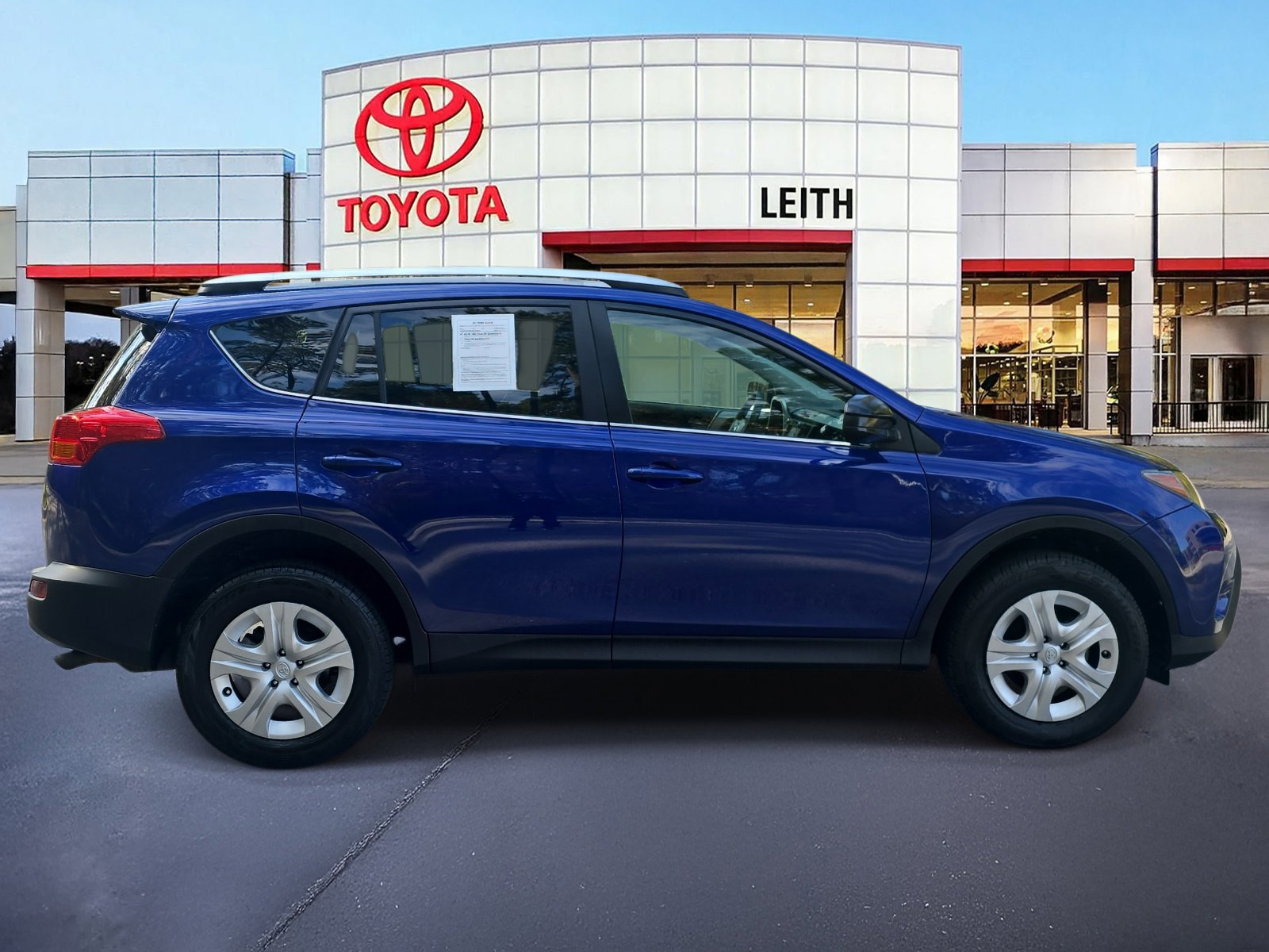 2014 Toyota RAV4 LE photo 4