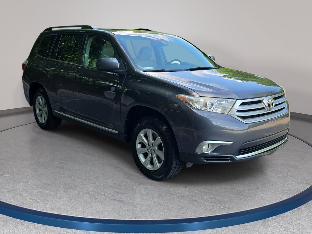 Used 2011 Toyota Highlander SE V6 SUV