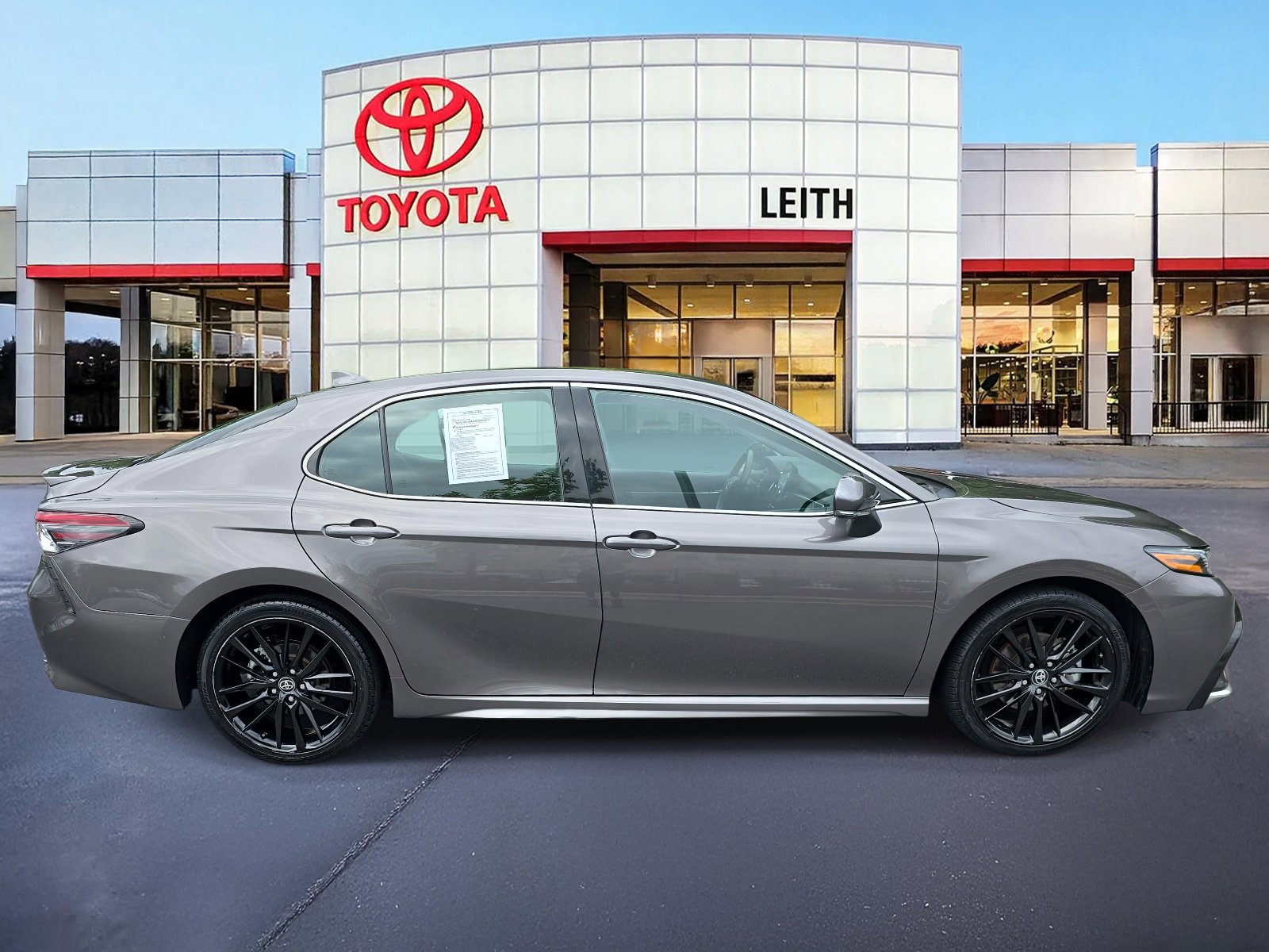 2023 Toyota Camry XSE photo 4