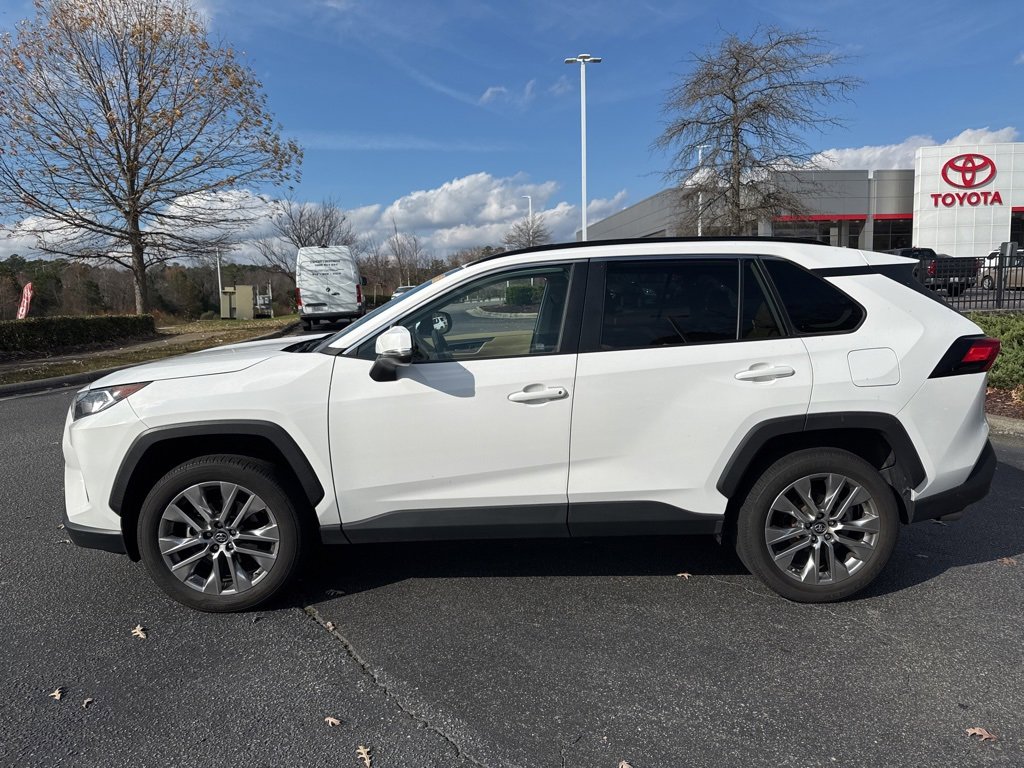 2019 Toyota RAV4 XLE Premium photo 2