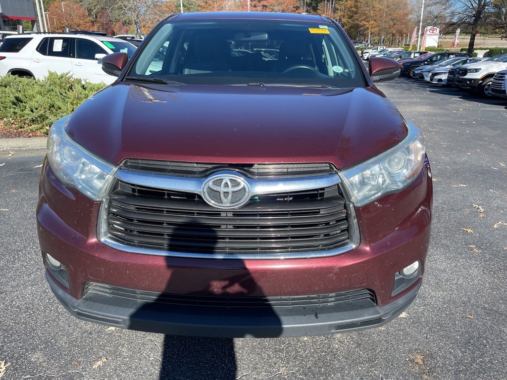 2015 Toyota Highlander LE photo 2