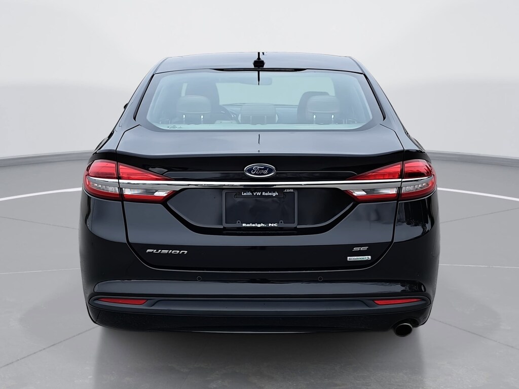 Used 2017 Ford Fusion SE Sedan