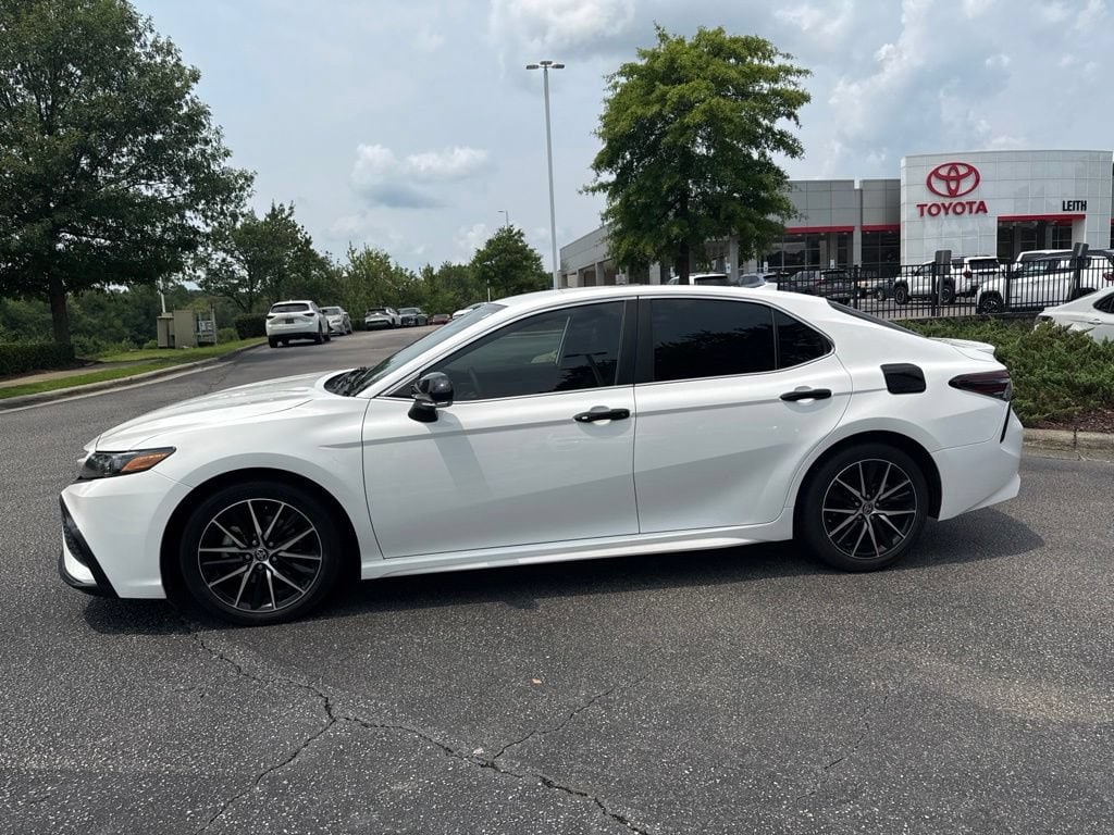 Used 2021 Toyota Camry SE Sedan