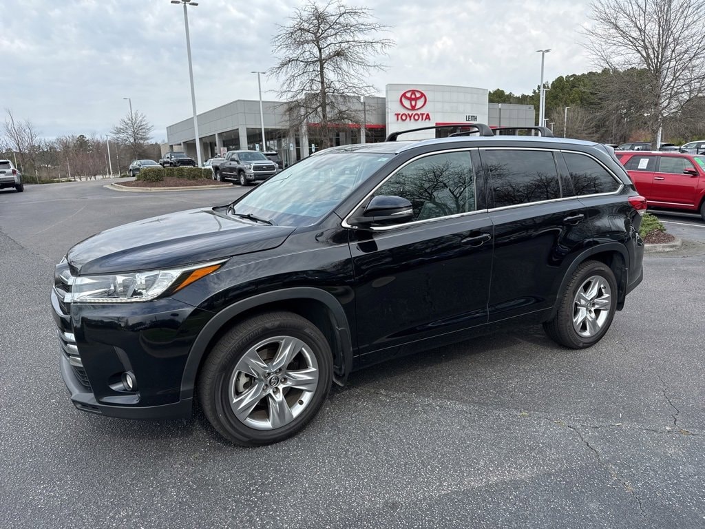 Used 2018 Toyota Highlander Limited V6 SUV