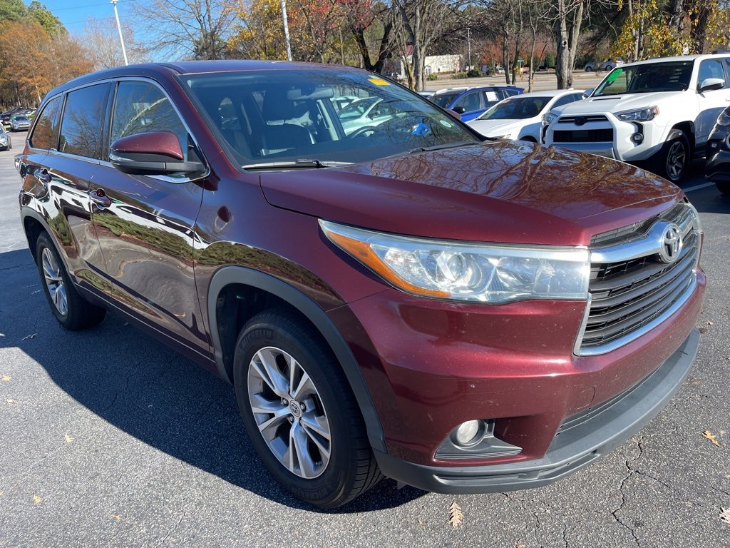 2015 Toyota Highlander LE photo 3