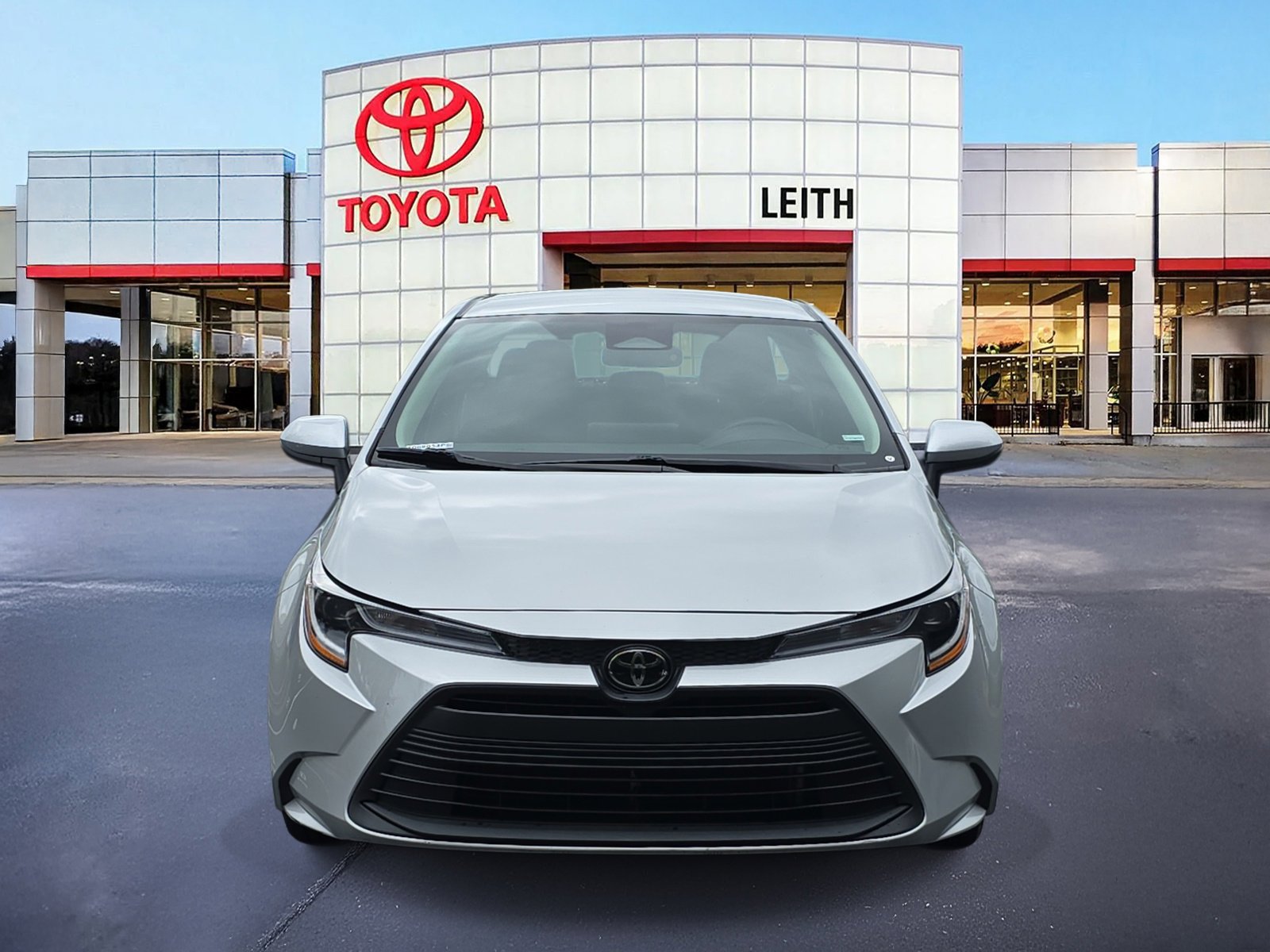 2023 Toyota Corolla LE photo 2