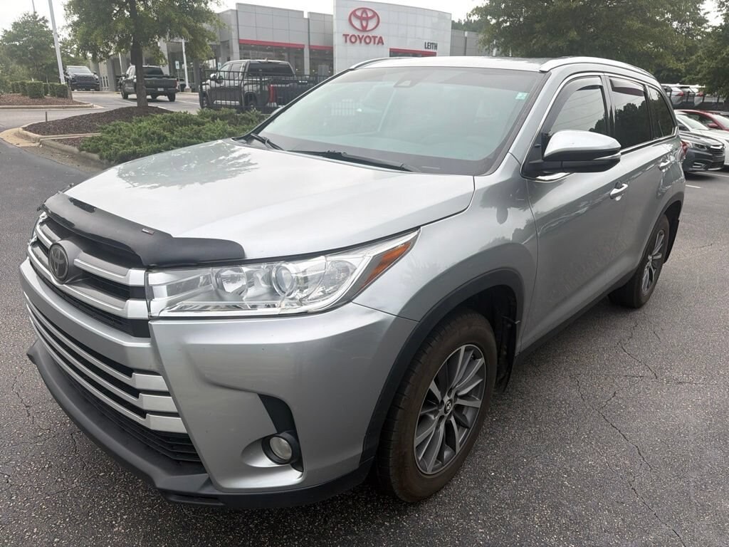 Used 2019 Toyota Highlander XLE V6 SUV