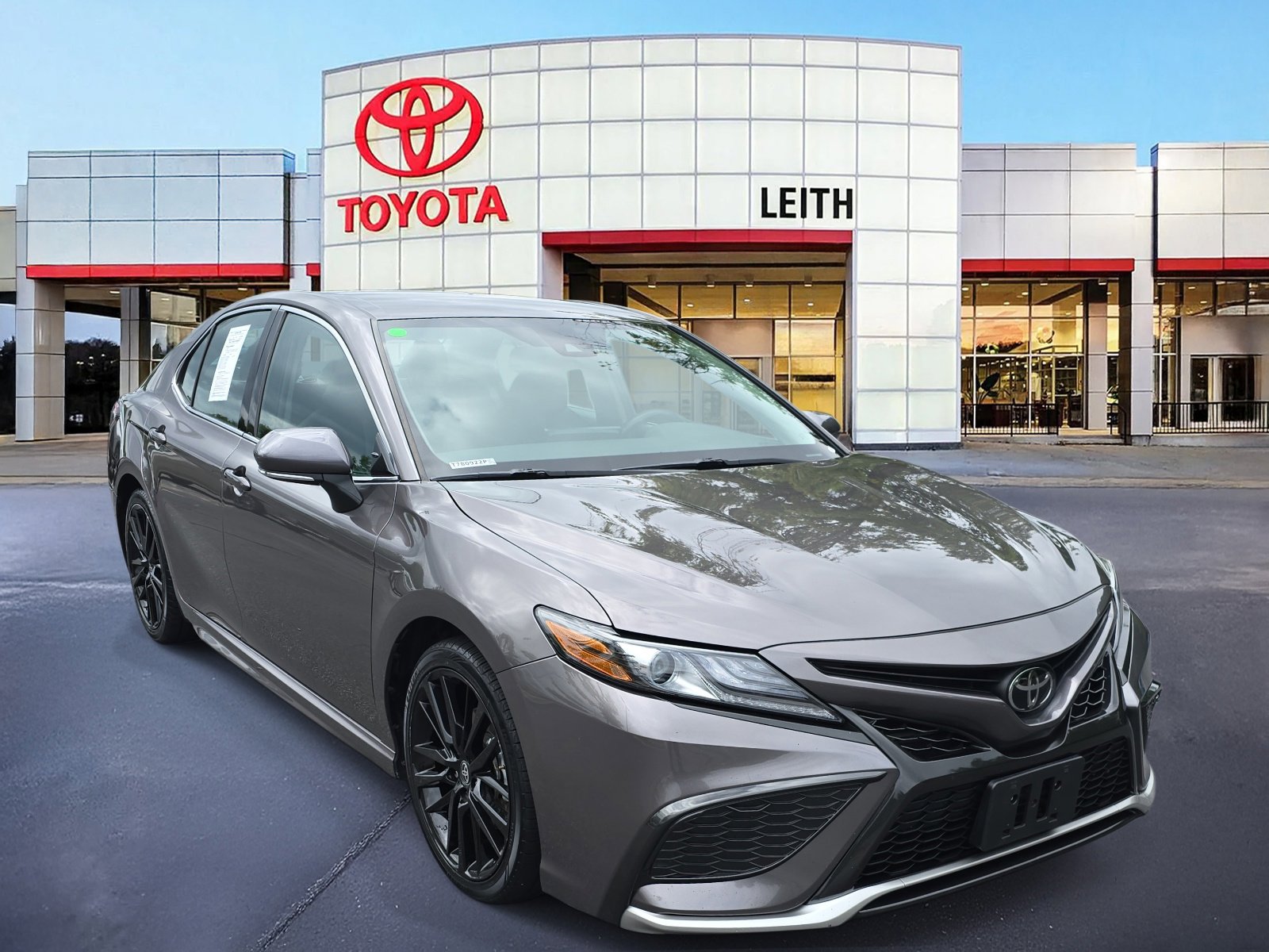 2023 Toyota Camry XSE photo 3