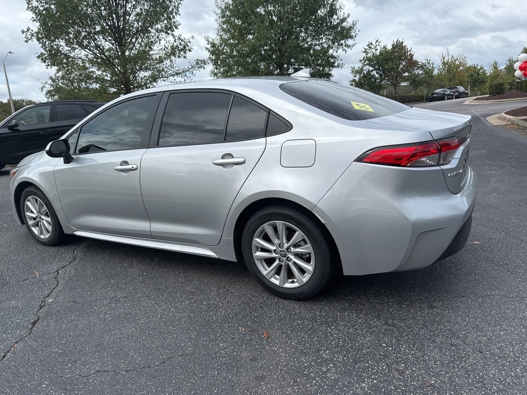 2024 Toyota Corolla Hybrid LE photo 3