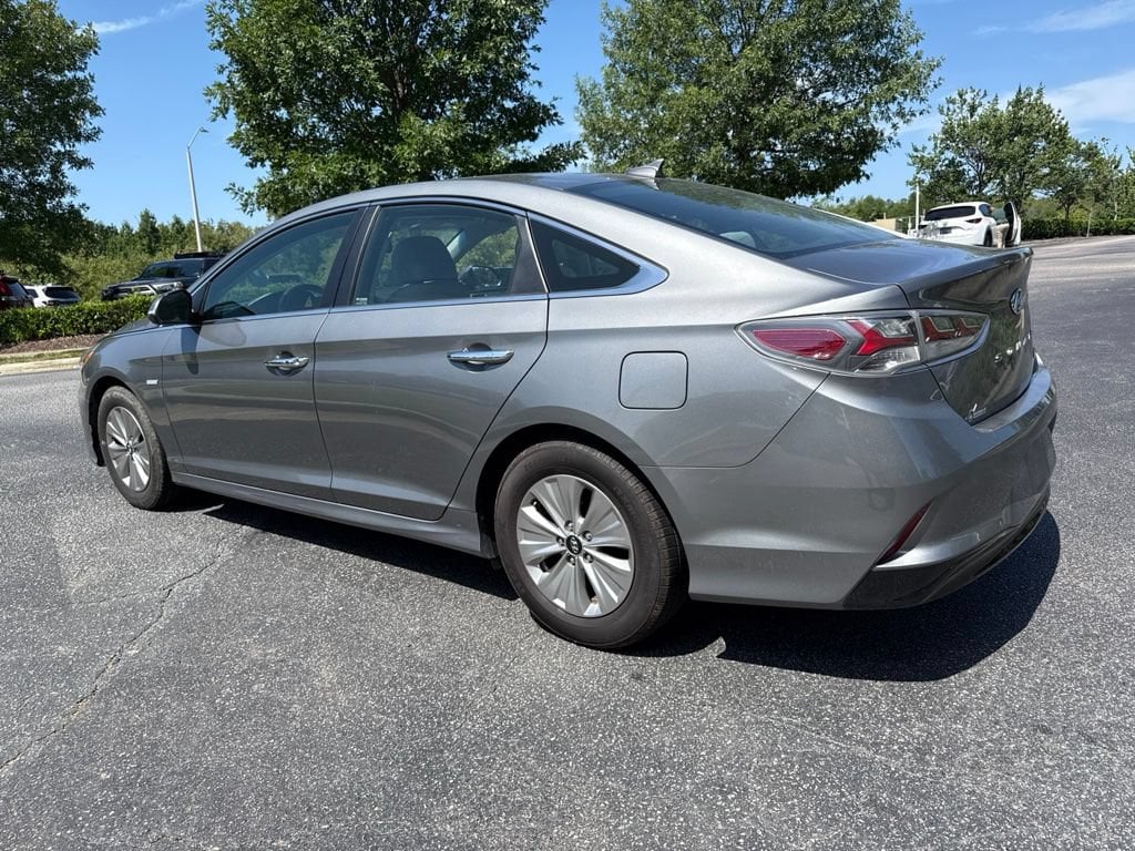 Used 2018 Hyundai Sonata Hybrid SE Sedan