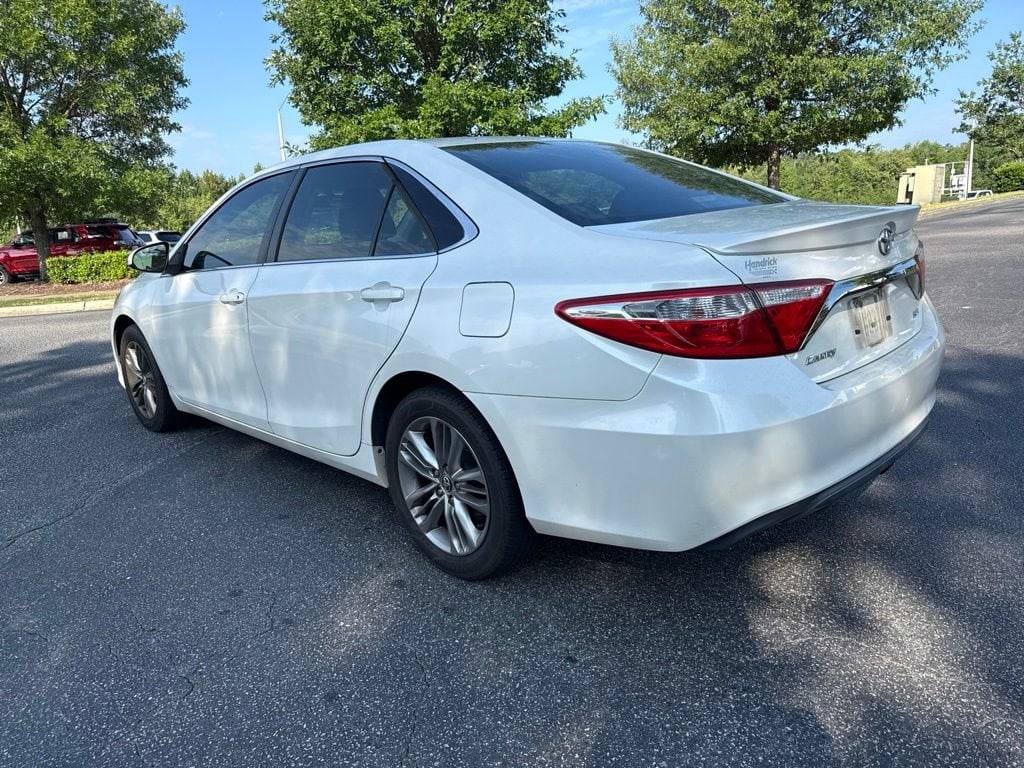 Used 2017 Toyota Camry SE Sedan