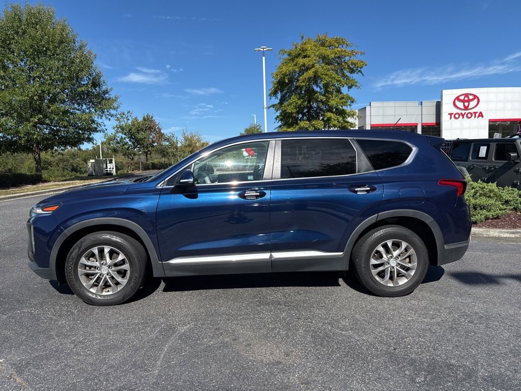 2020 Hyundai Santa Fe SE photo 2