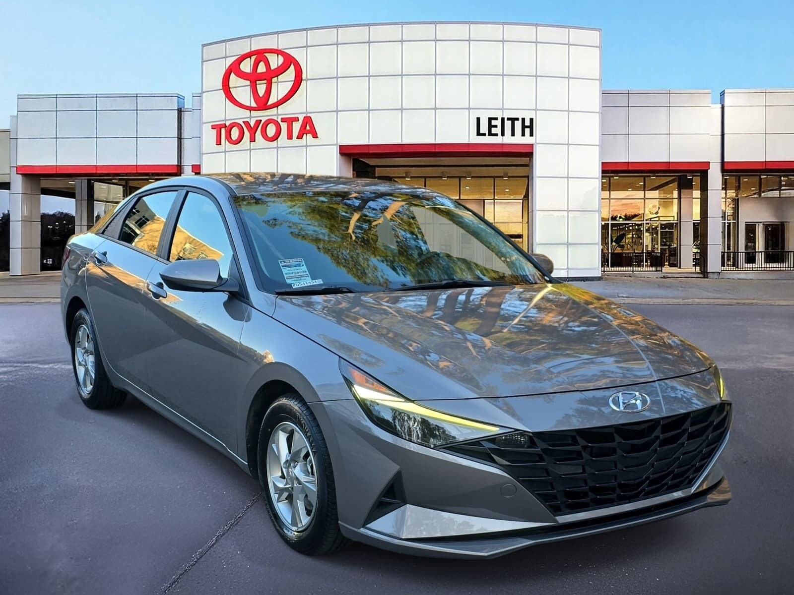 2023 Hyundai Elantra SE photo 3