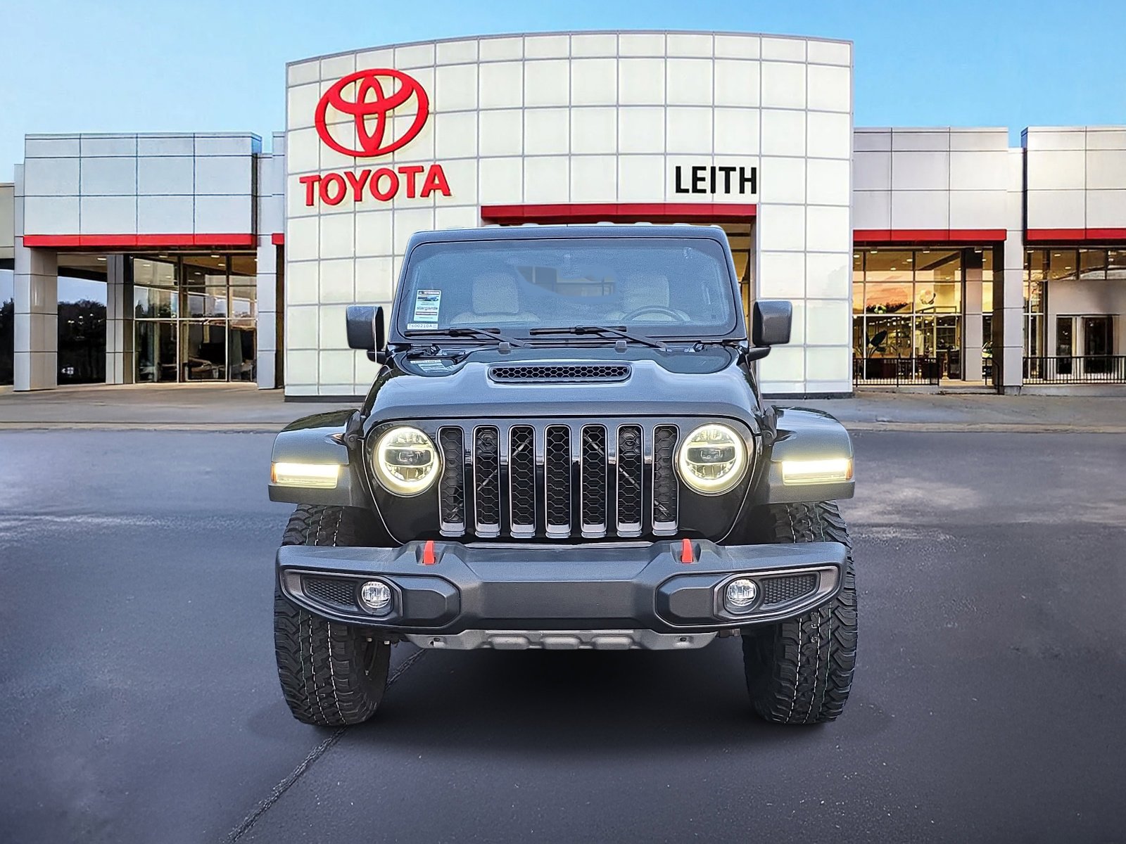 2021 Jeep Gladiator Mojave photo 2
