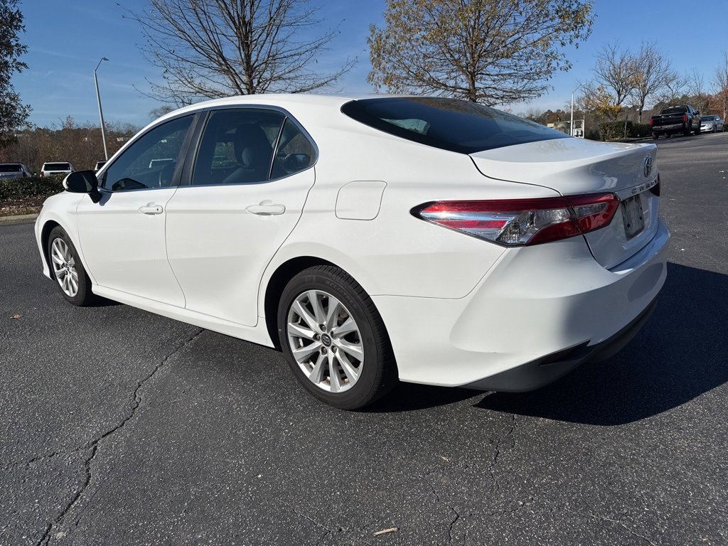2018 Toyota Camry LE photo 3